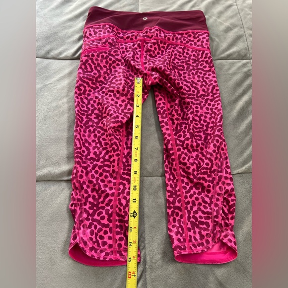 Lululemon 15” Run: Top Speed Crop Pink/Bergundy Polka Dot Print Leggings Size 4 - Picture 10 of 12